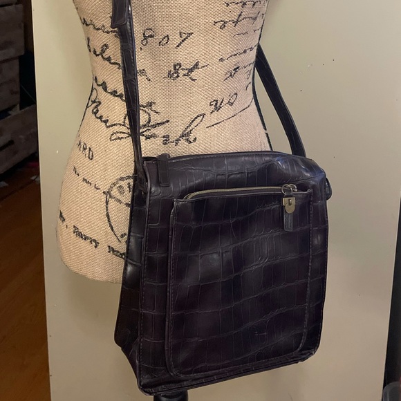 Relic Womens Shoulder Bag Black Crocodile Embossed Adjustable Strap Snap S - Picture 9 of 12